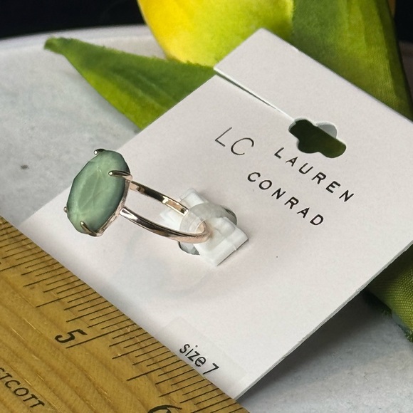 Lauren Conrad Rose Gold Tone Blue Stone Ring Size 7 only - Picture 3 of 7